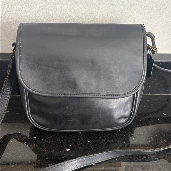 Coach vintage 80's leather shoulder bag. Style 4110 in great condition. - Picture 3 of 13